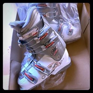 Nordica women’s ski boots